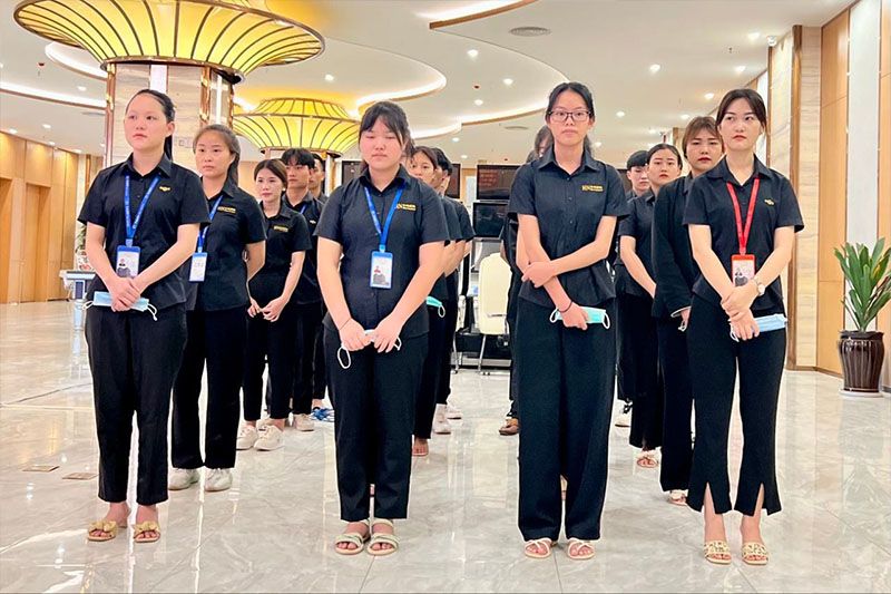 华纳万宝路公司礼仪团队培训现场